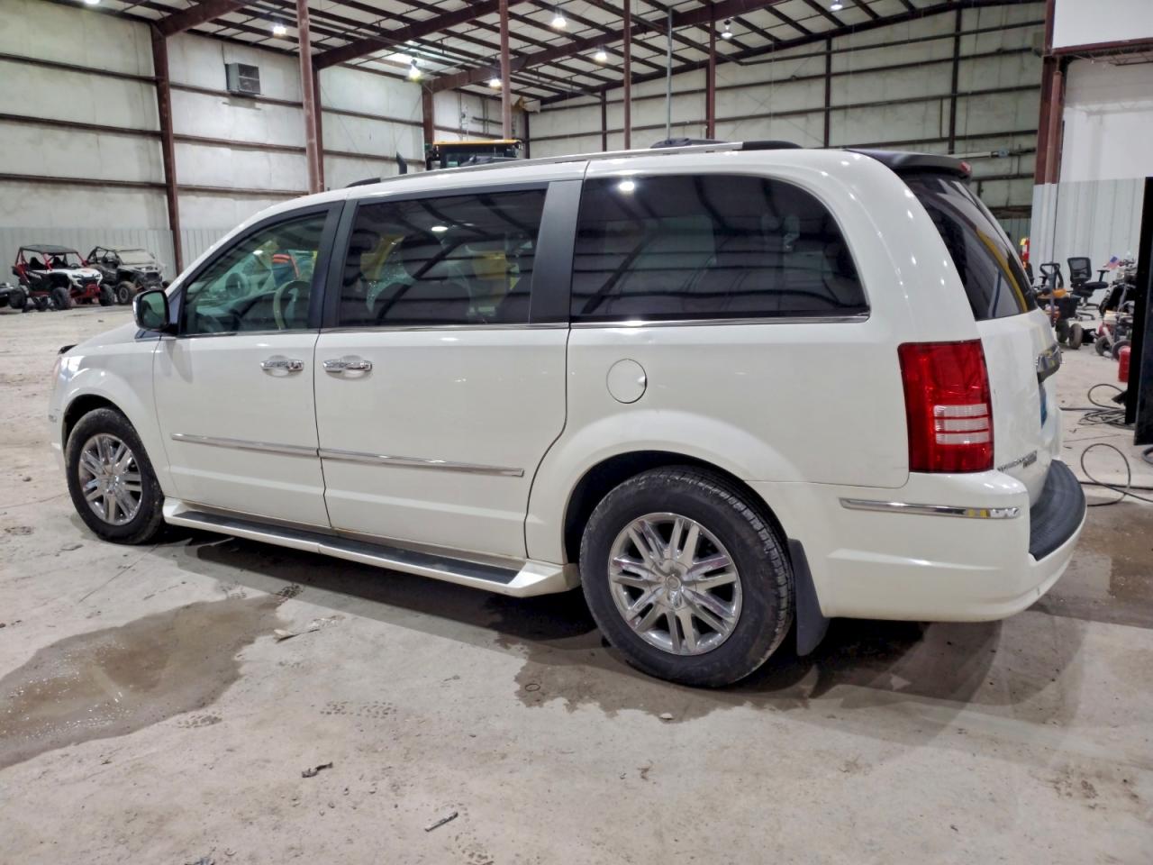 2008 CHRYSLER TOWN & COUNTRY LIMITED photo 2