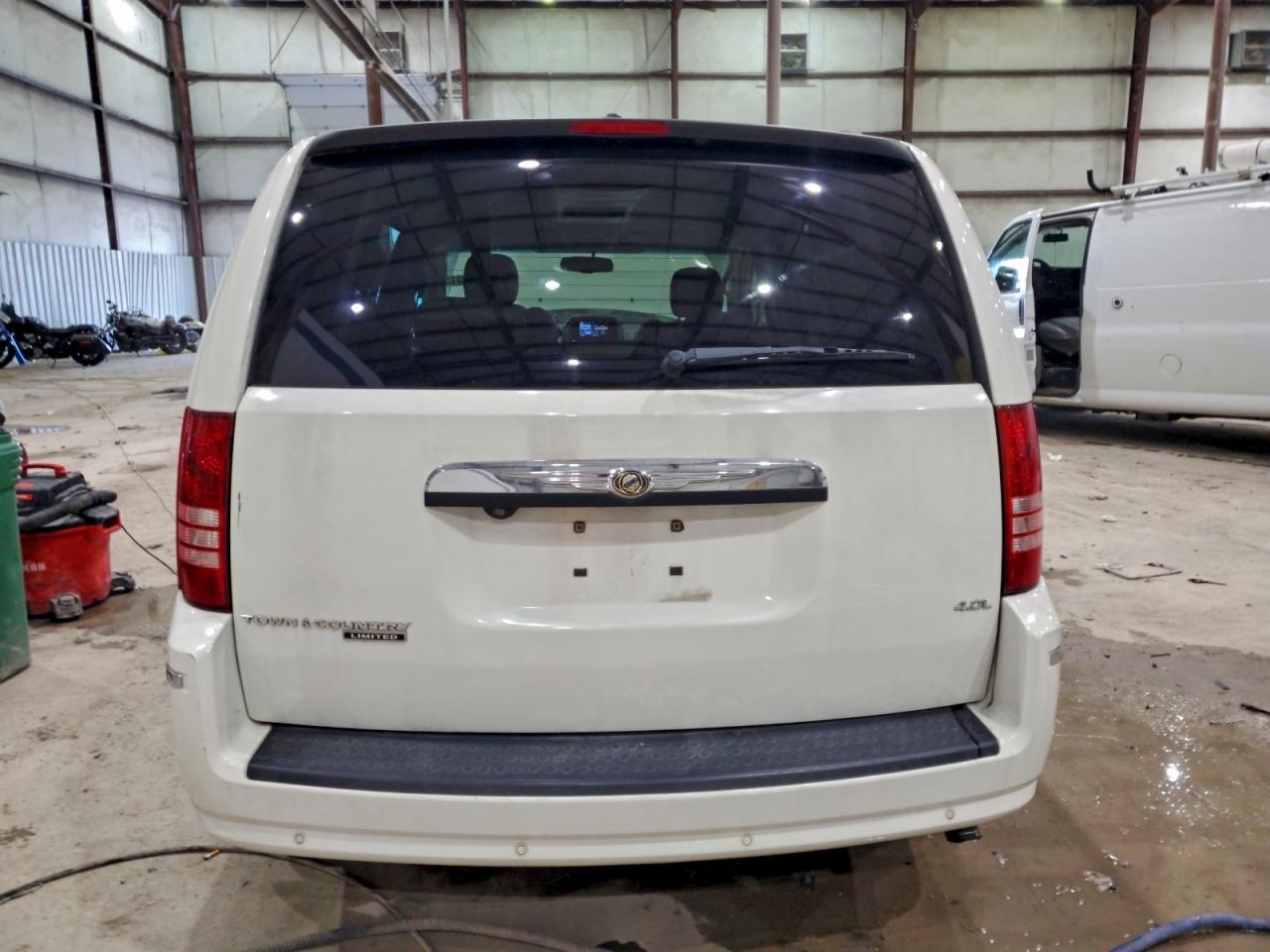2008 CHRYSLER TOWN & COUNTRY LIMITED photo 6