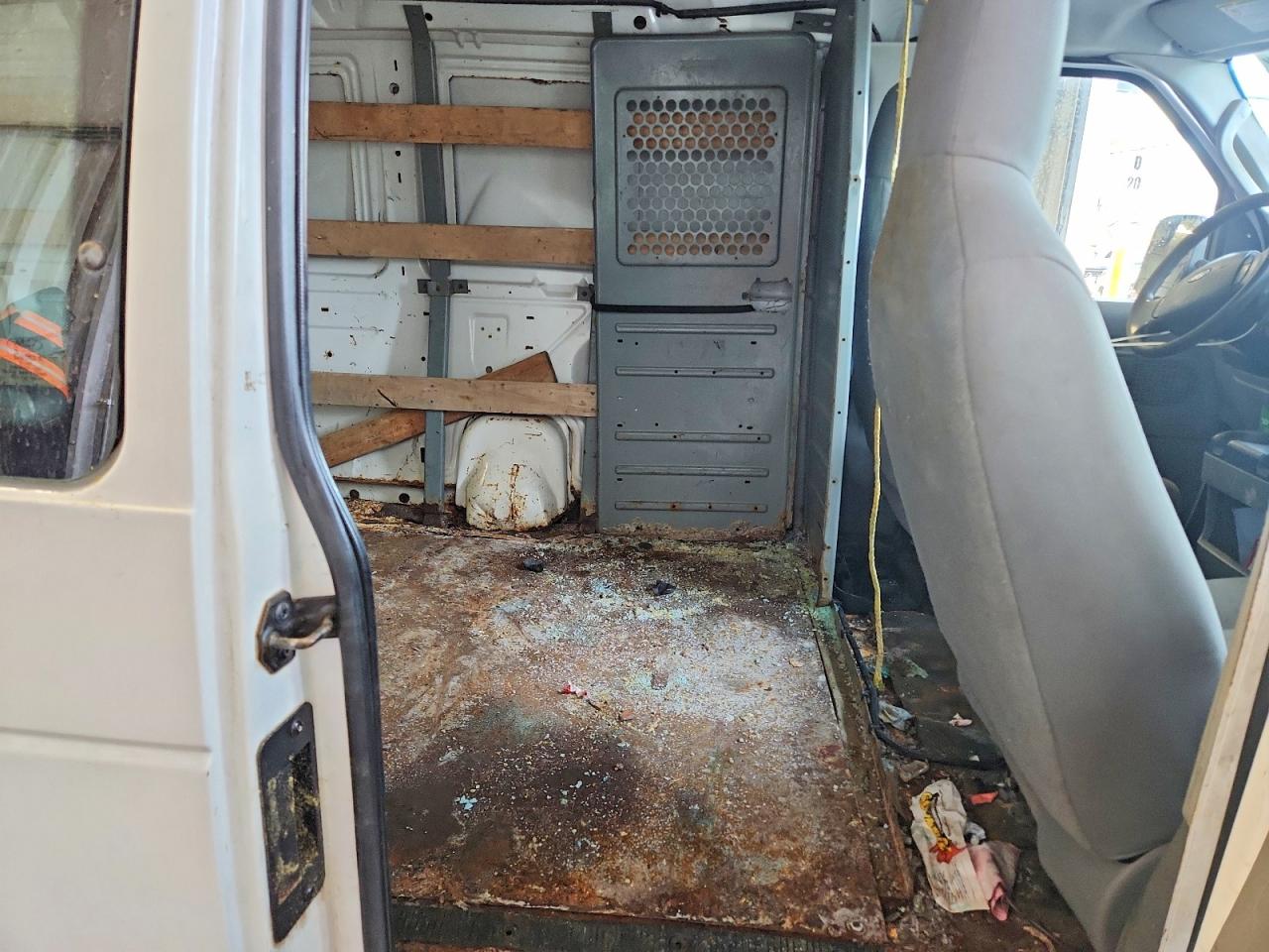 2013 FORD E250 DELIVERY VAN photo 11