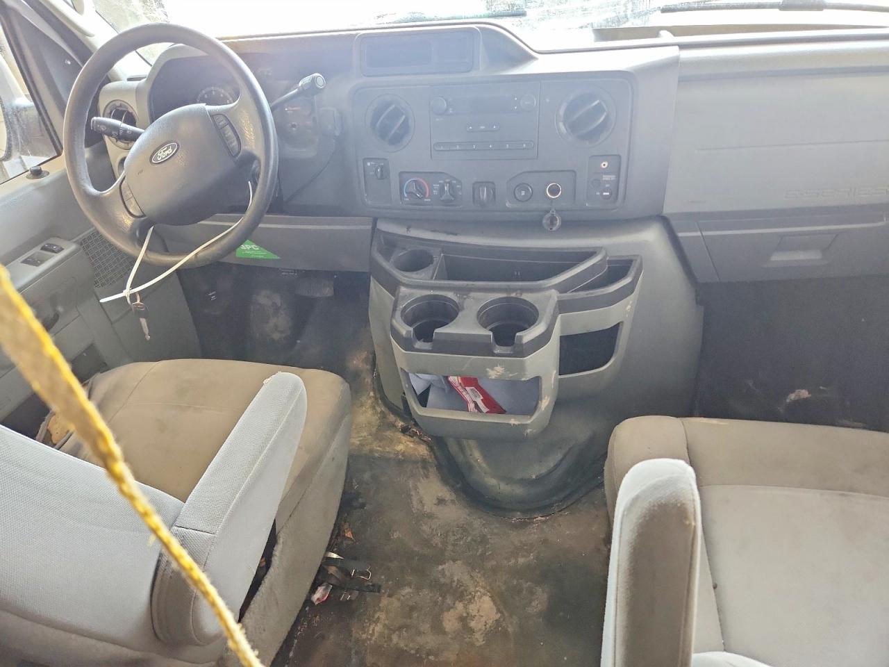 2013 FORD E250 DELIVERY VAN photo 8