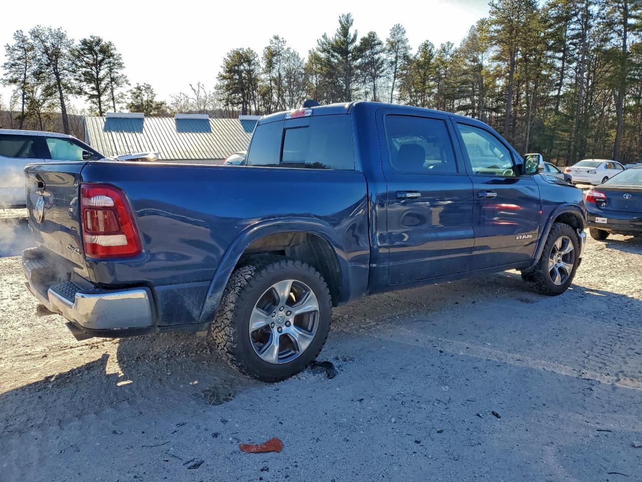 2019 RAM 1500 LARAMIE photo 3