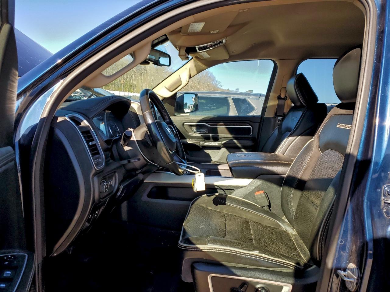 2019 RAM 1500 LARAMIE photo 7