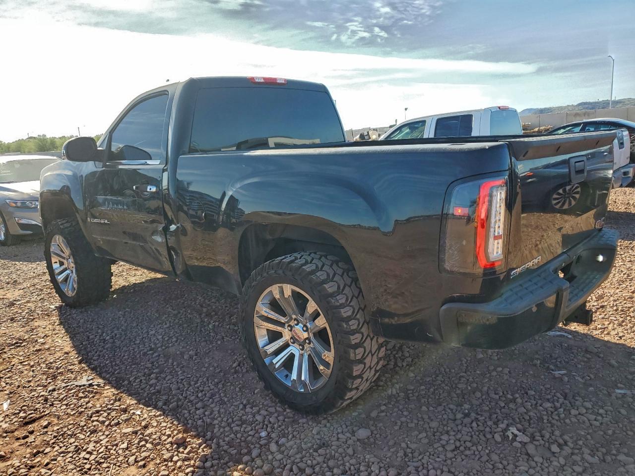 2008 GMC SIERRA C1500 photo 2