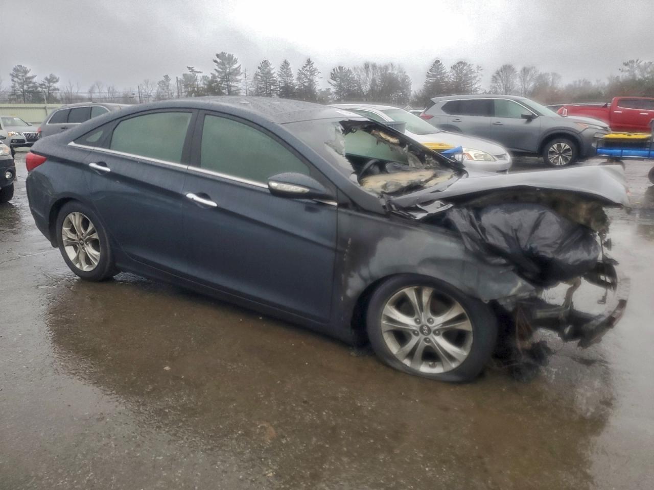 2013 HYUNDAI SONATA SE photo 4
