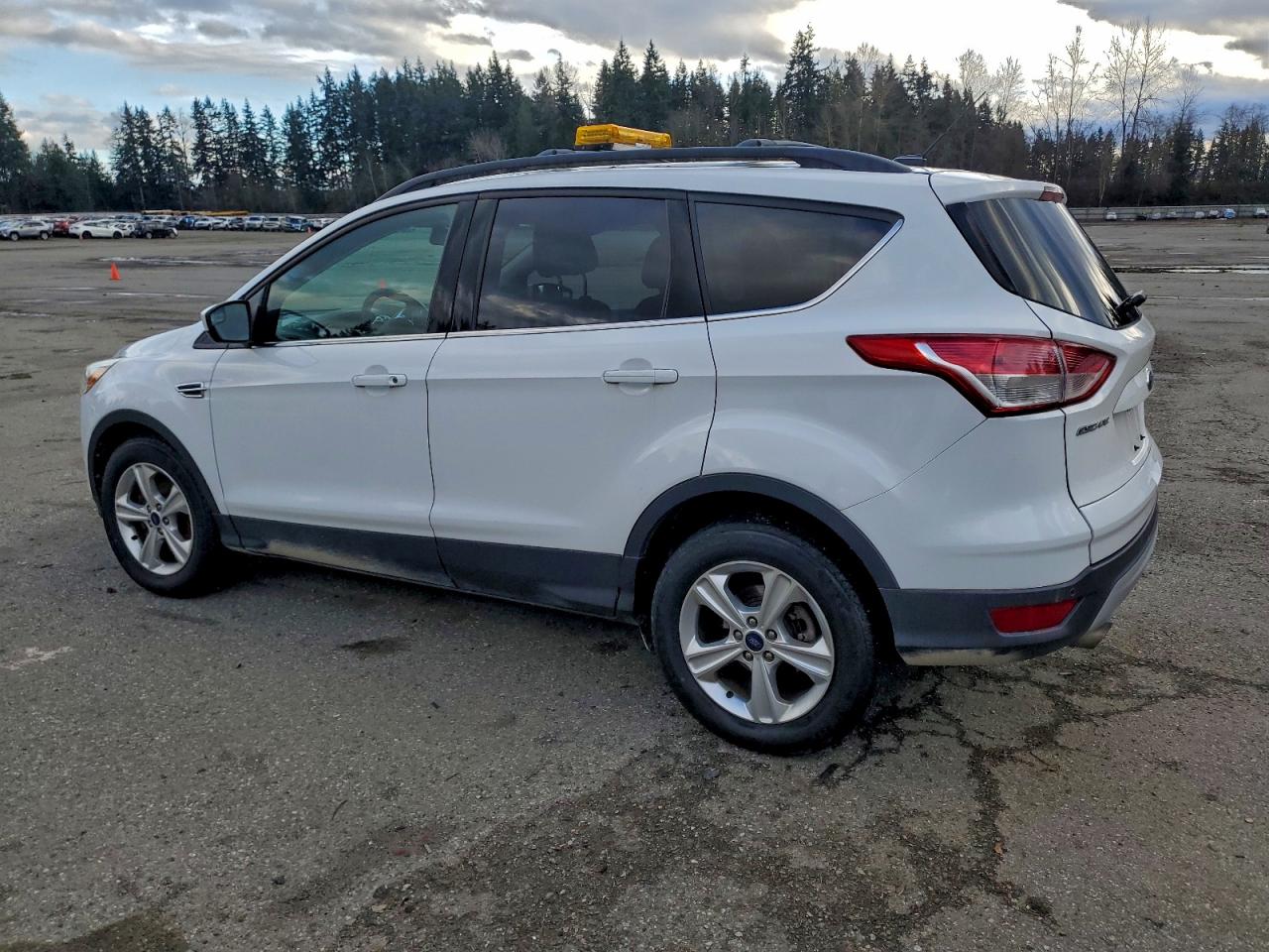 2016 FORD ESCAPE SE photo 2