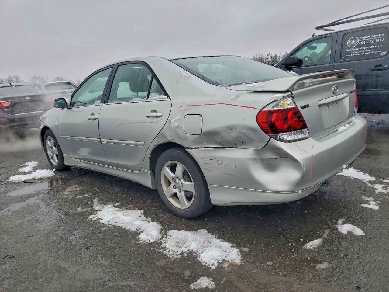 2006 TOYOTA CAMRY LE photo 2