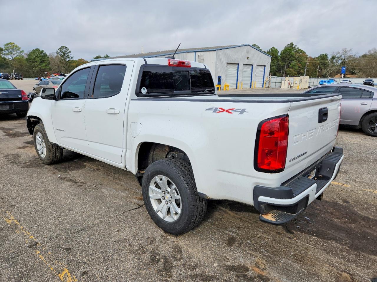 2022 CHEVROLET COLORADO LT photo 2