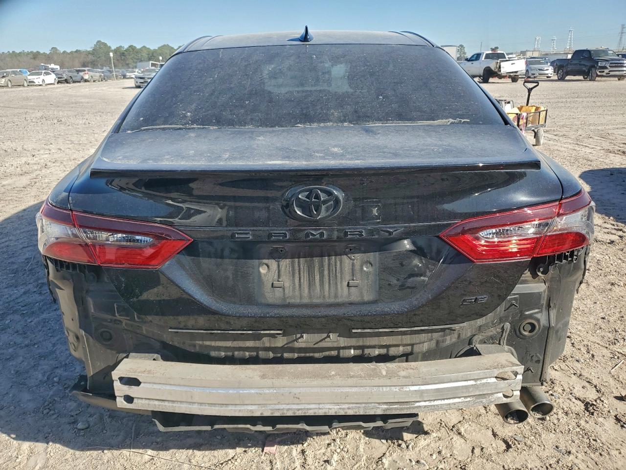 2022 TOYOTA CAMRY SE photo 11
