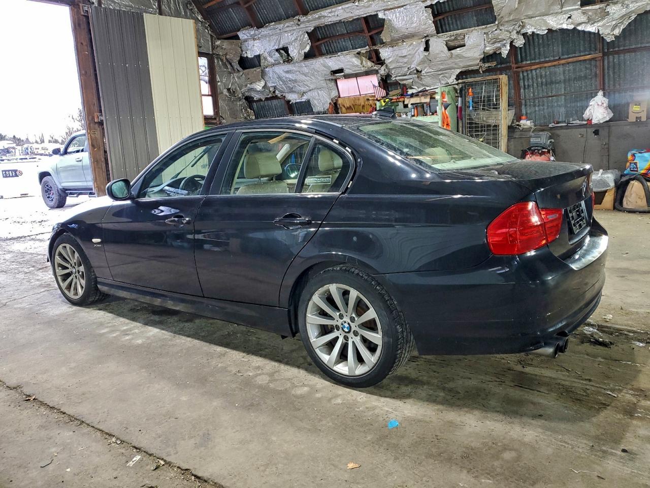 2011 BMW 328 XI photo 2