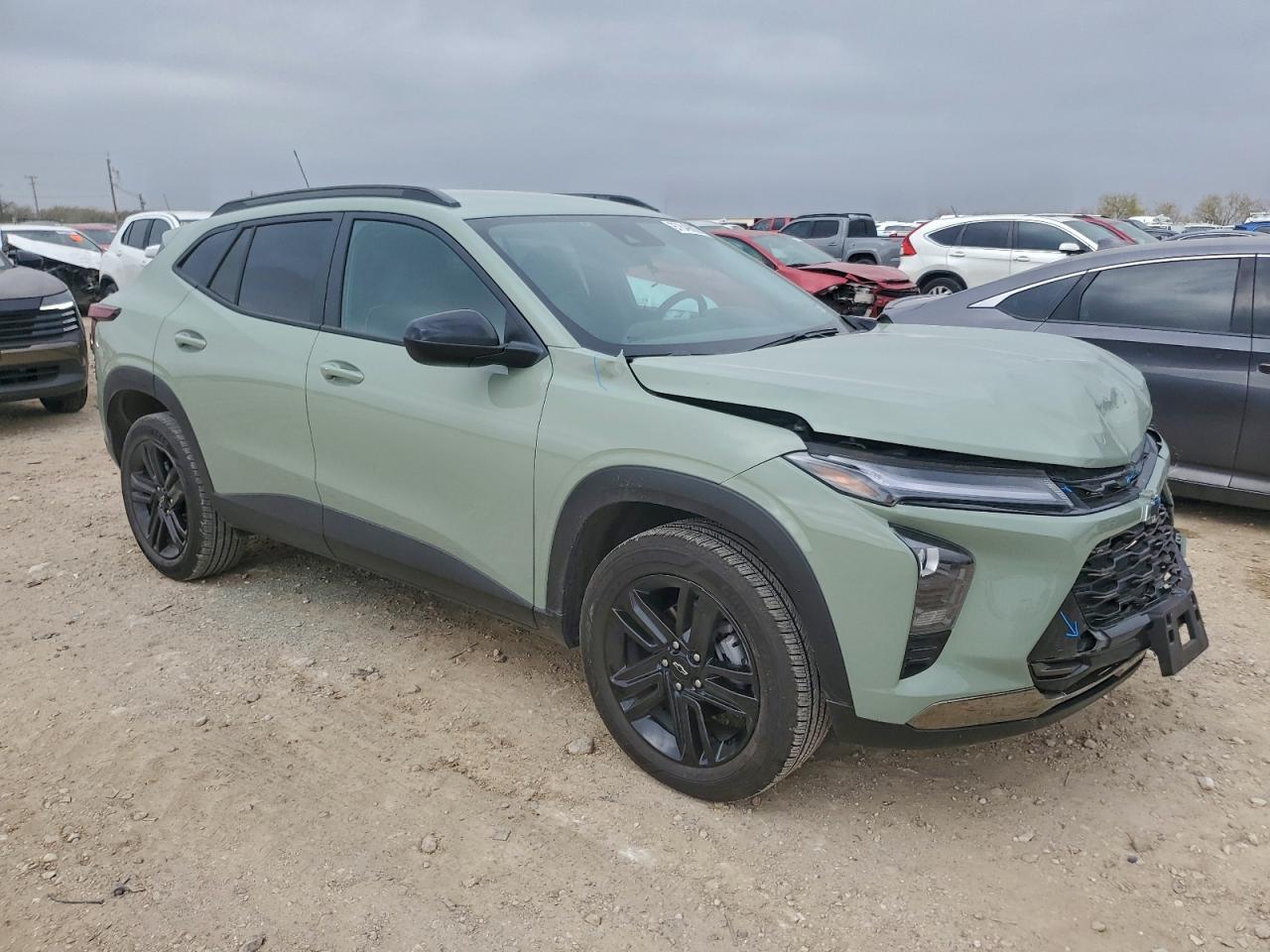 2025 CHEVROLET TRAX ACTIV photo 4