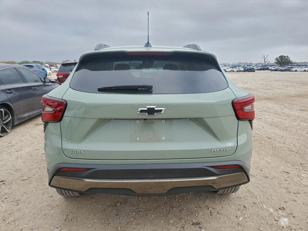 2025 CHEVROLET TRAX ACTIV photo 6