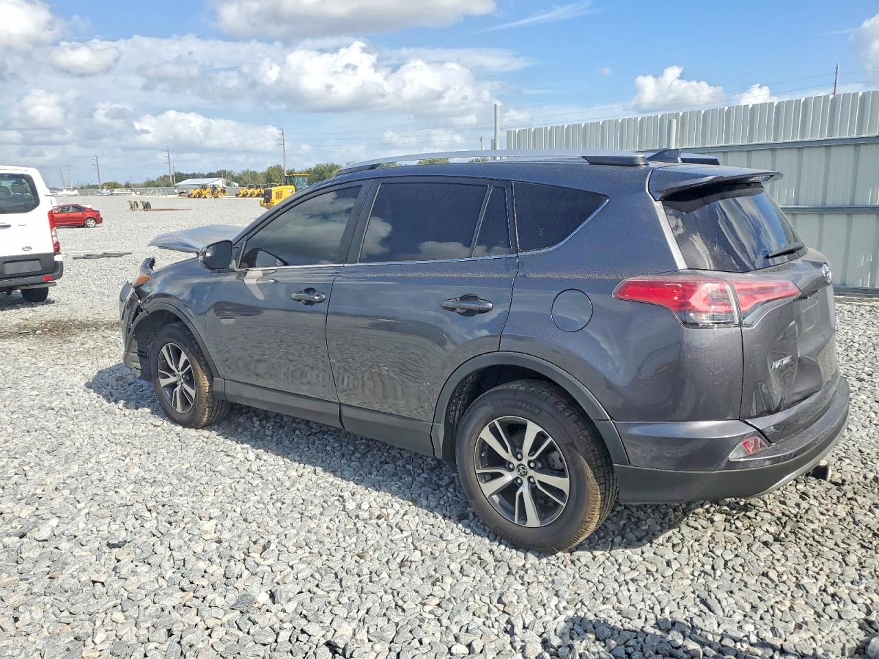 2016 TOYOTA RAV4 XLE photo 2