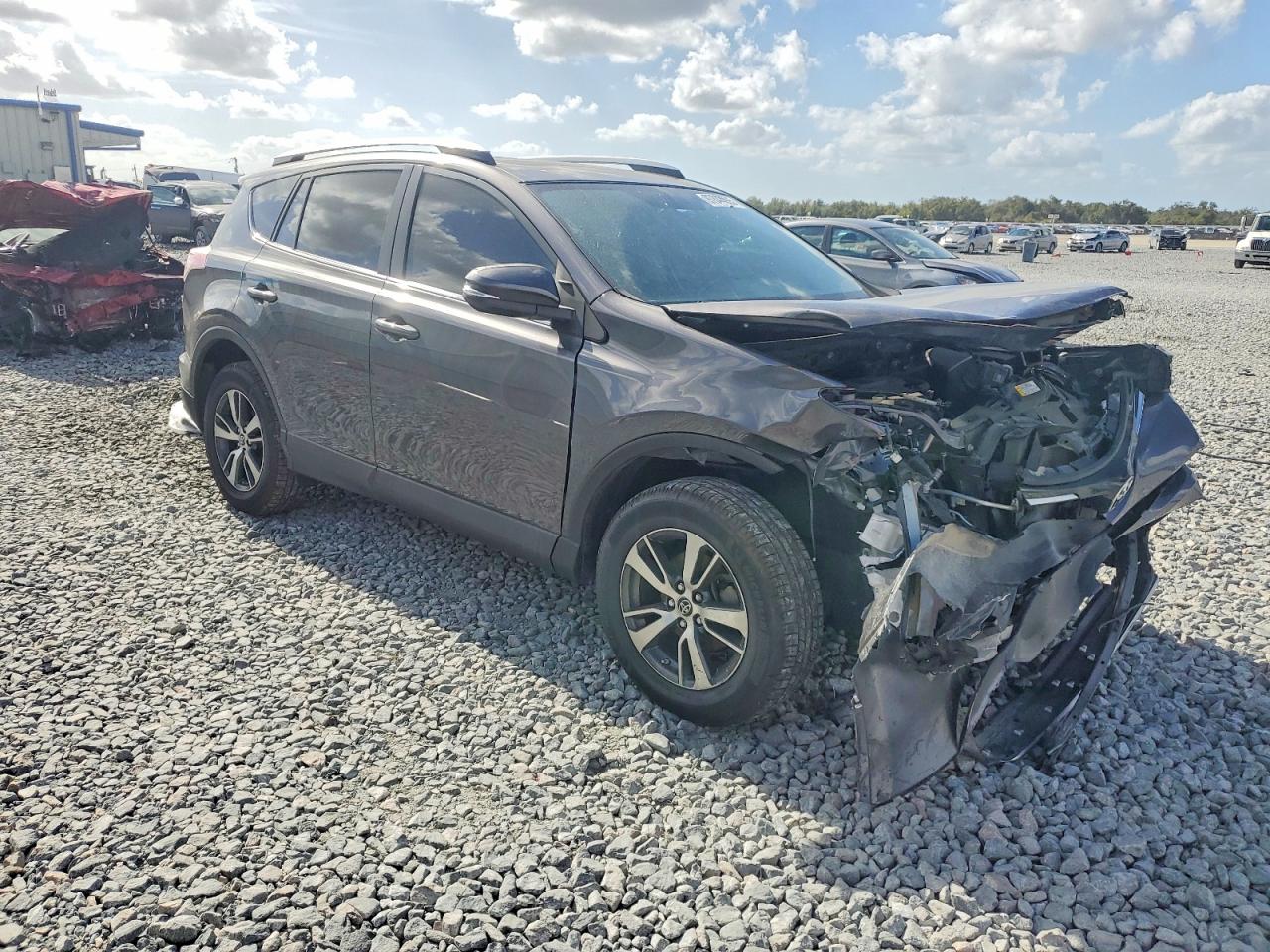 2016 TOYOTA RAV4 XLE photo 4