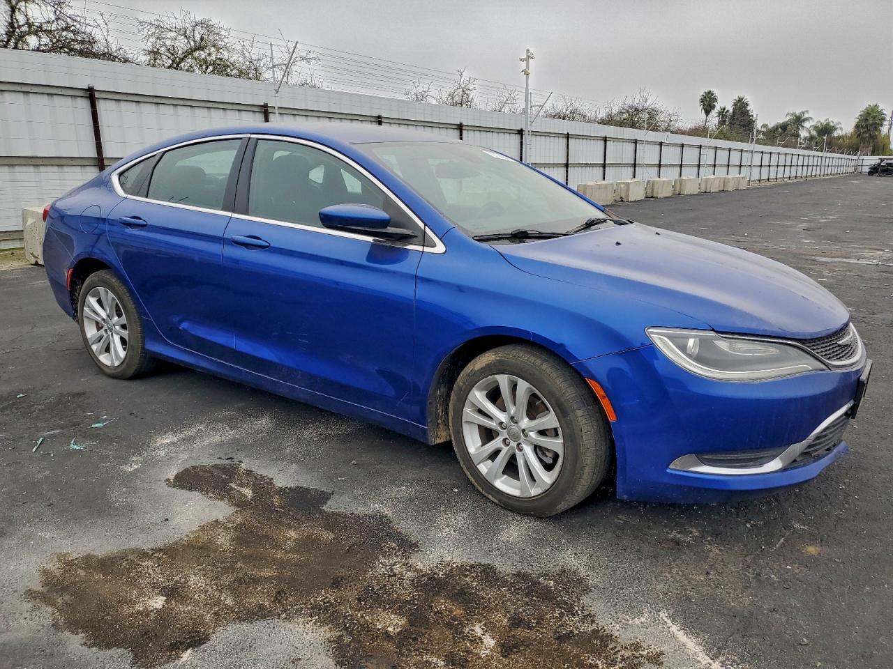 2015 CHRYSLER 200 LIMITED photo 4