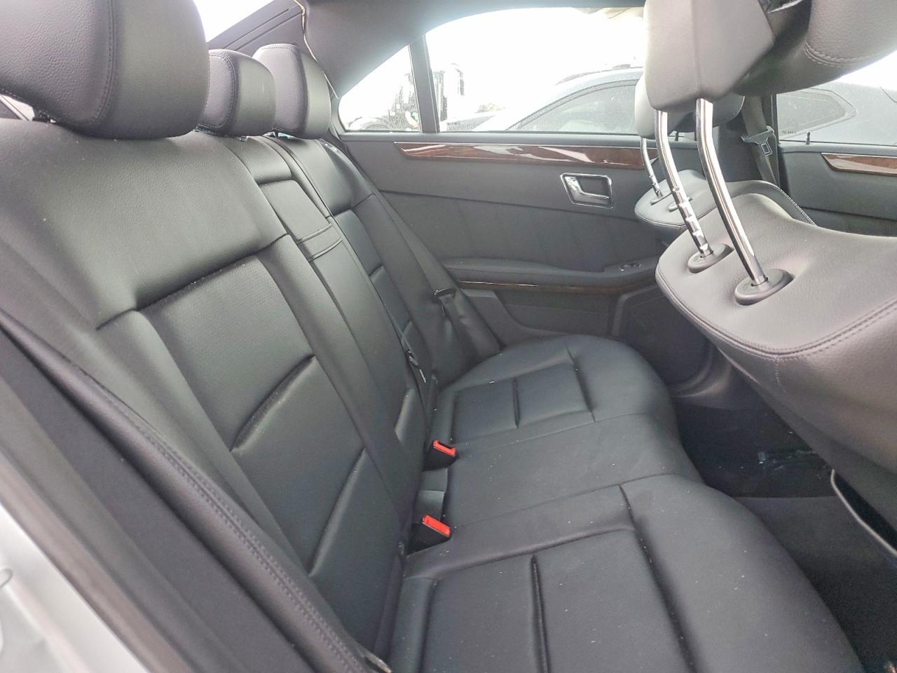 2010 MERCEDES-BENZ E 350 photo 19