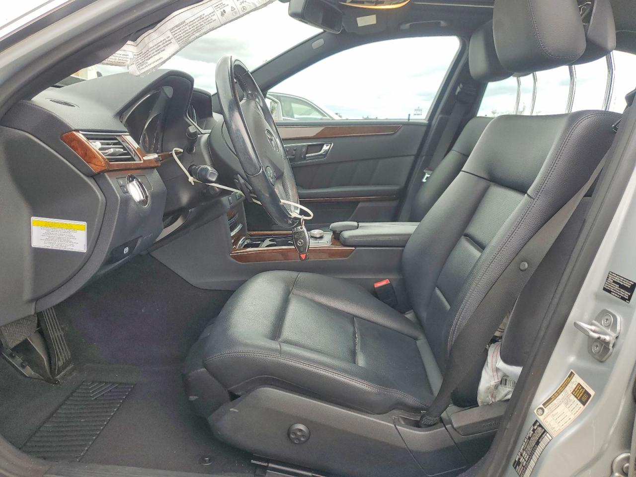 2010 MERCEDES-BENZ E 350 photo 13