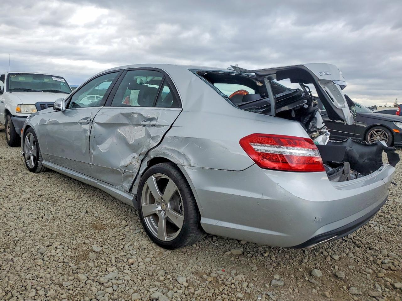 2010 MERCEDES-BENZ E 350 photo 3