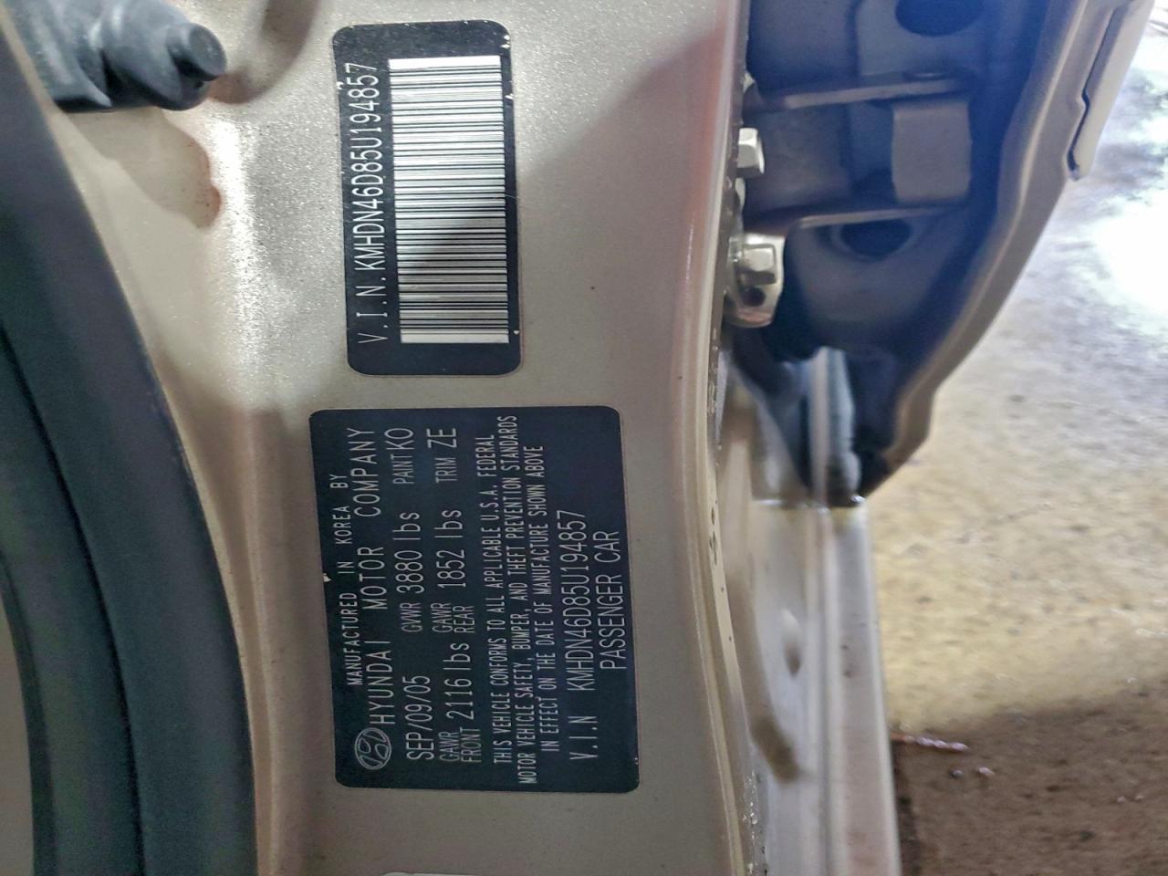 2005 HYUNDAI ELANTRA GLS photo 13