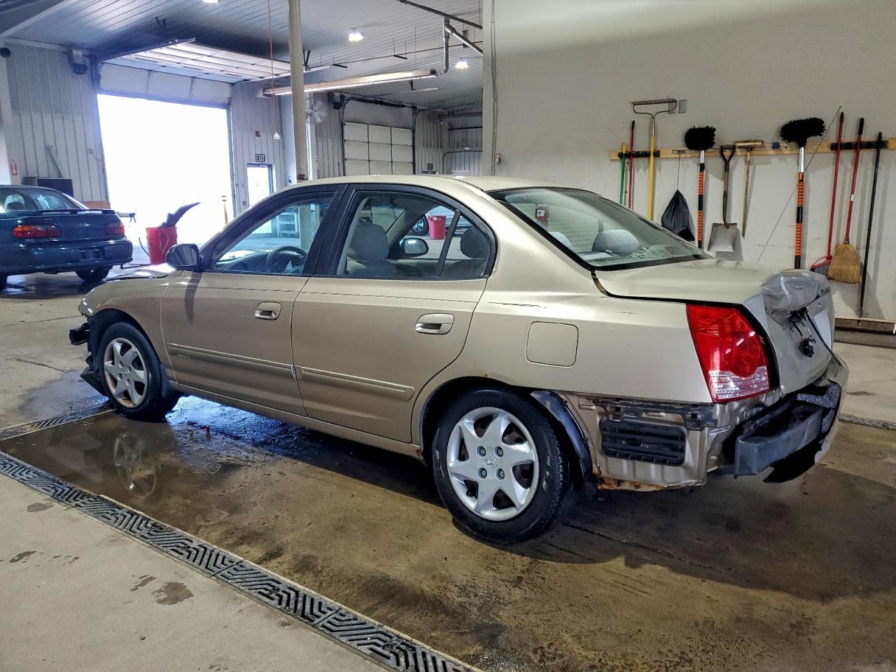 2005 HYUNDAI ELANTRA GLS photo 2
