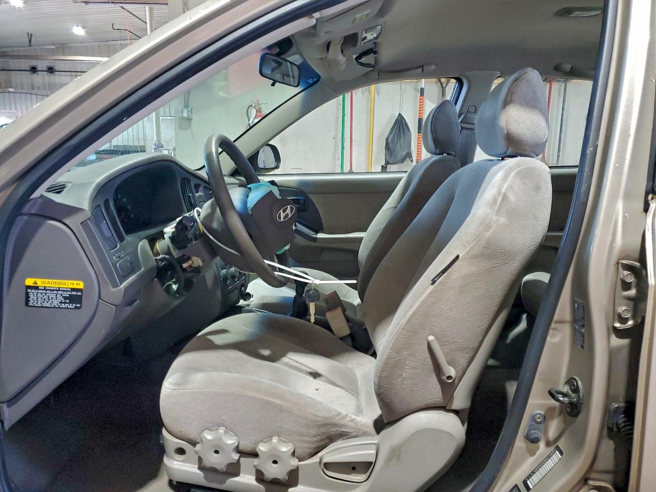 2005 HYUNDAI ELANTRA GLS photo 7
