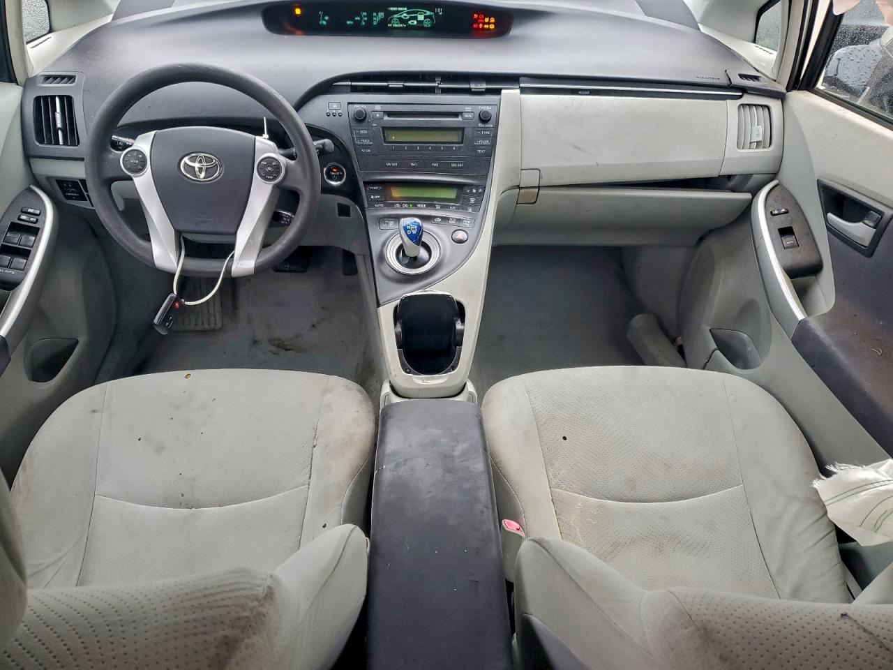 2011 TOYOTA PRIUS photo 8