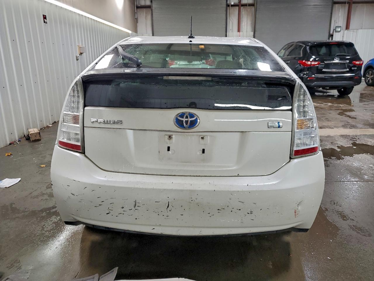 2011 TOYOTA PRIUS photo 6