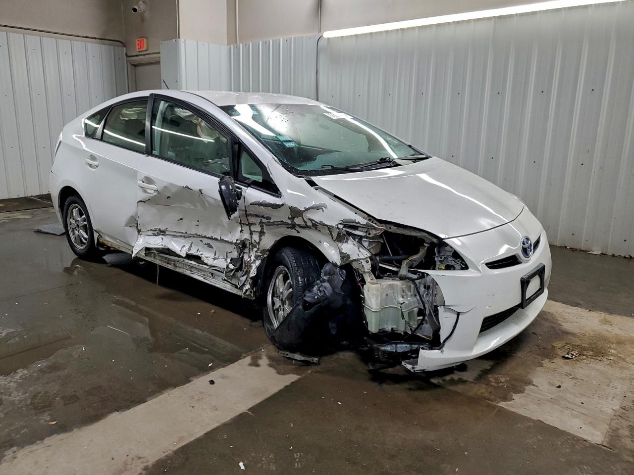 2011 TOYOTA PRIUS photo 4