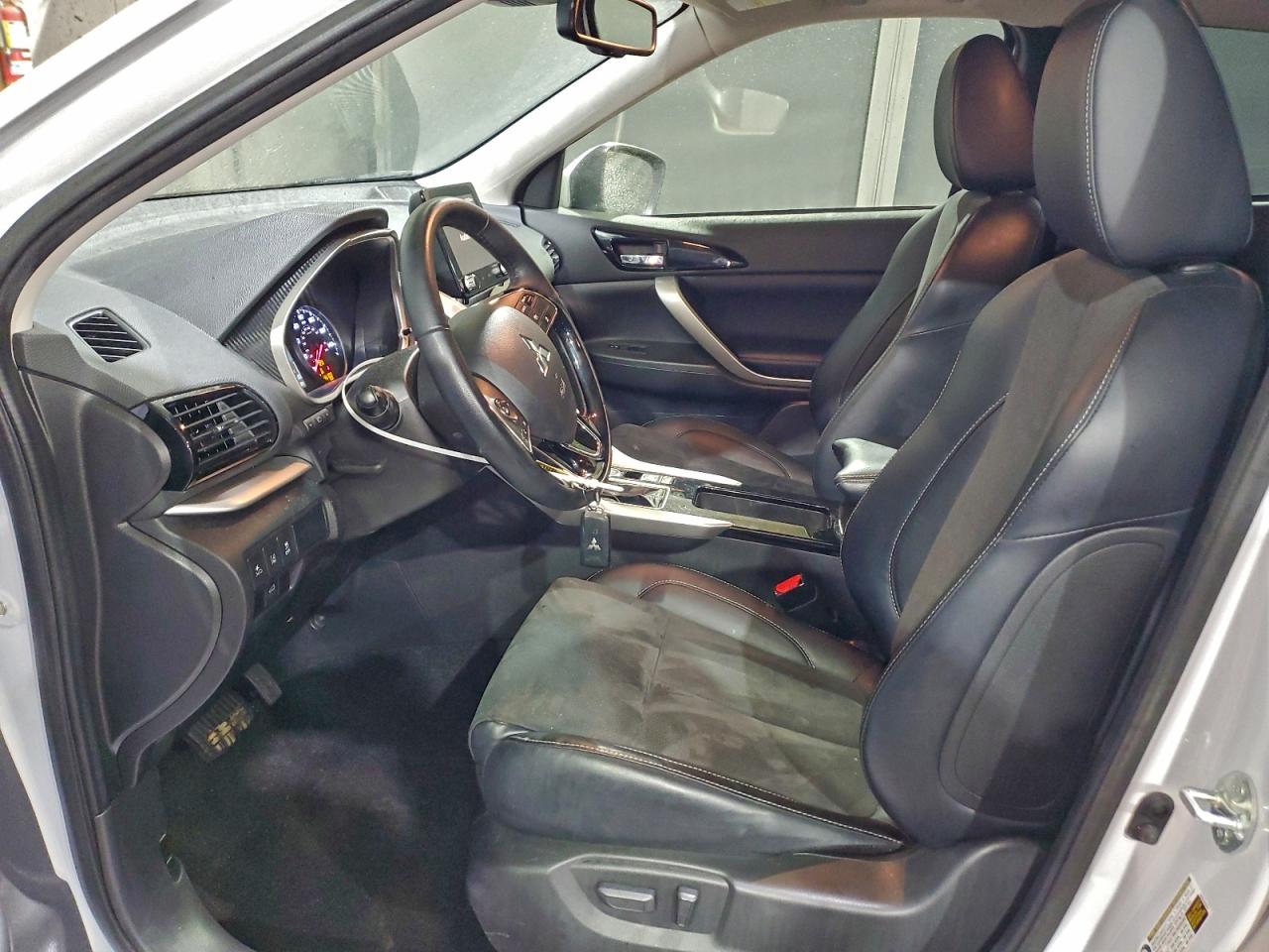2024 MITSUBISHI ECLIPSE CROSS SE photo 7