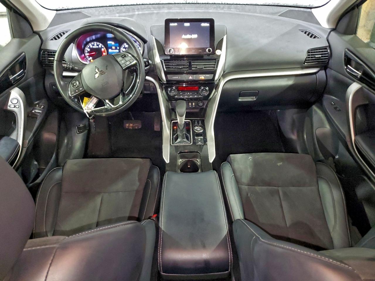 2024 MITSUBISHI ECLIPSE CROSS SE photo 8