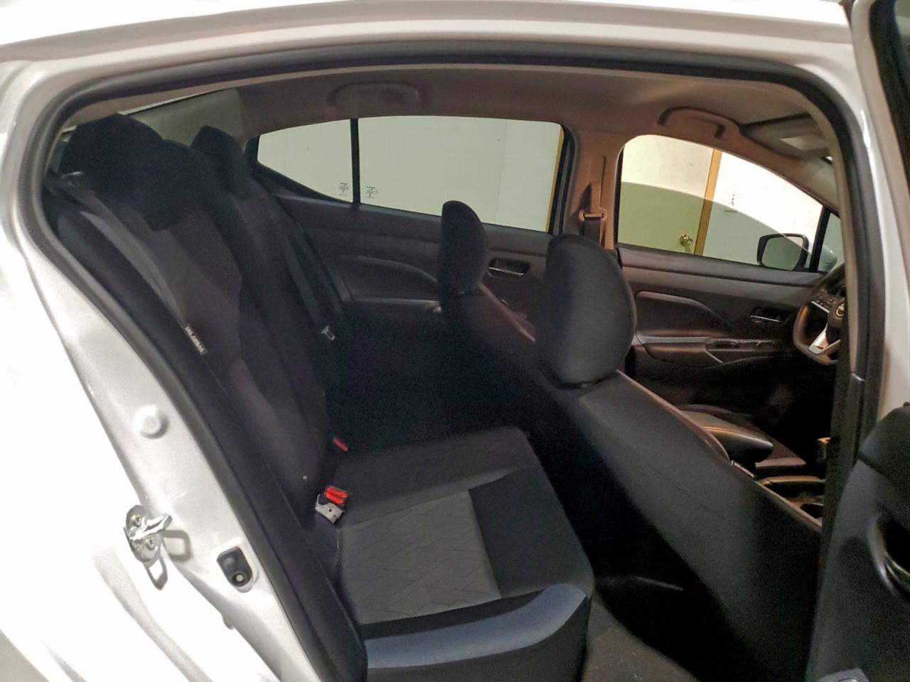 2025 NISSAN VERSA SV photo 19