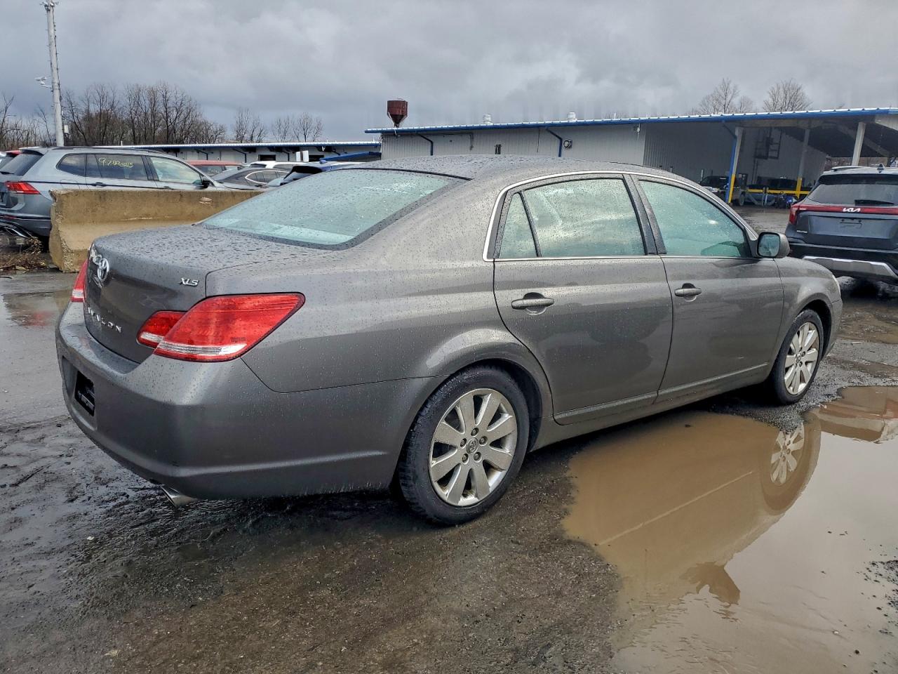2006 TOYOTA AVALON XL photo 3