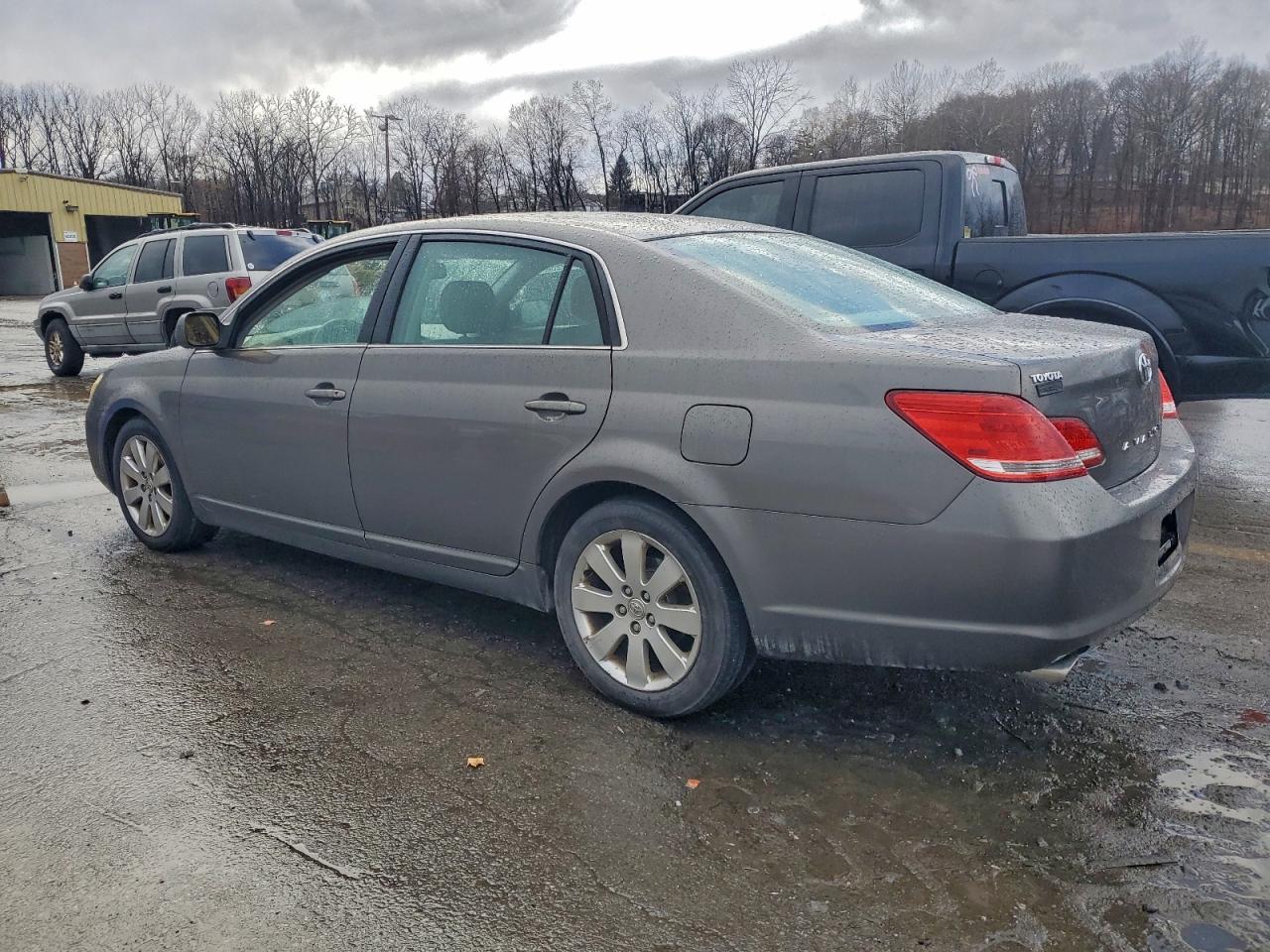 2006 TOYOTA AVALON XL photo 2