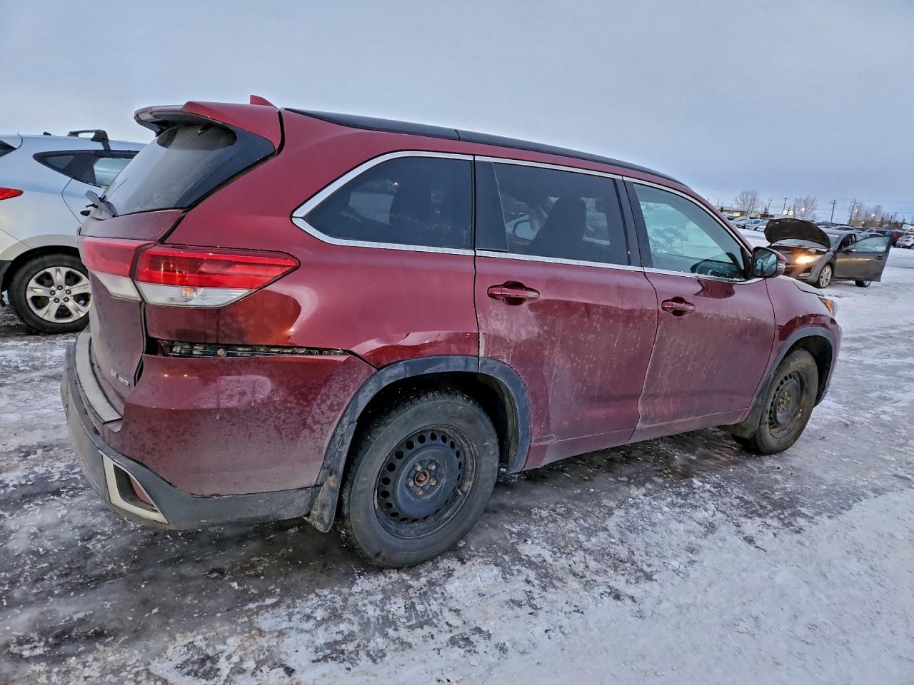 2017 TOYOTA HIGHLANDER SE photo 3