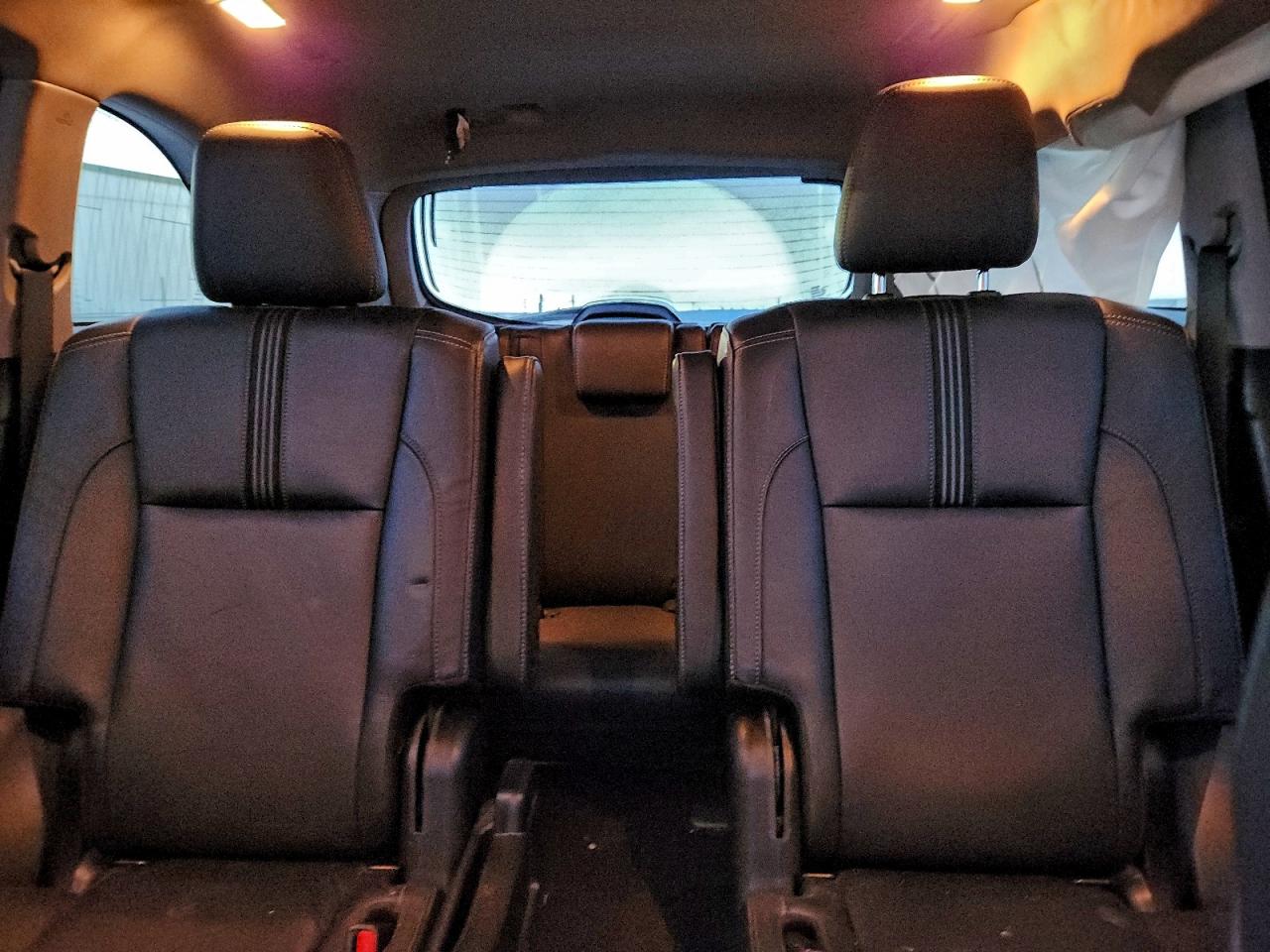 2017 TOYOTA HIGHLANDER SE photo 10