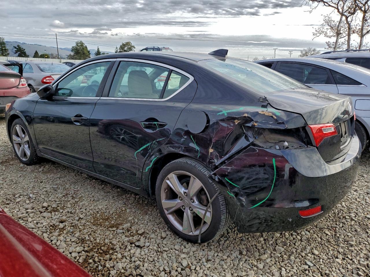 2013 ACURA ILX 20 TECH photo 2