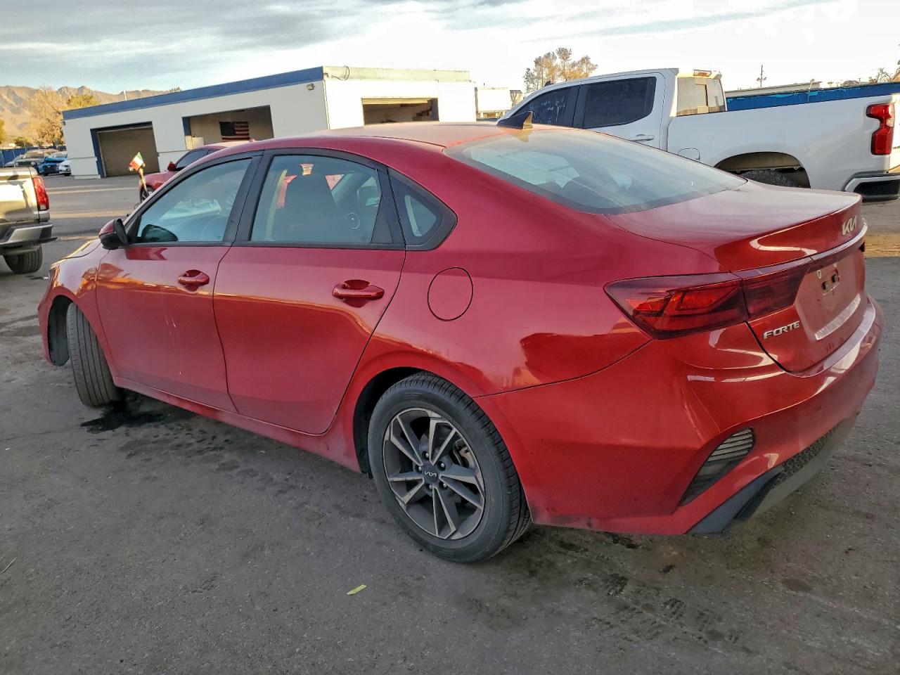 2023 KIA FORTE LX photo 2