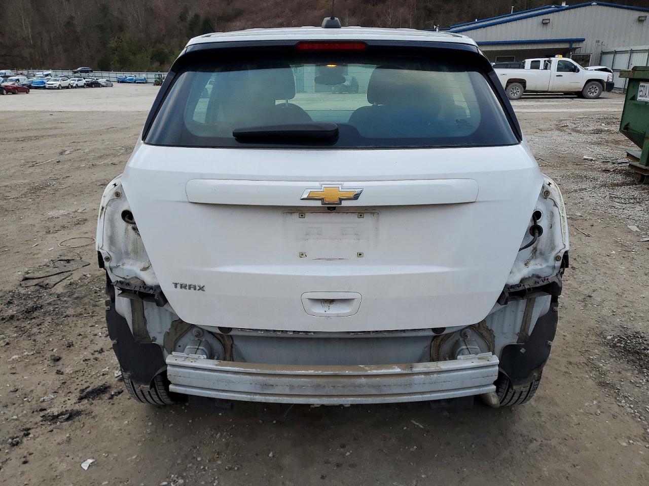 2019 CHEVROLET TRAX LS photo 6