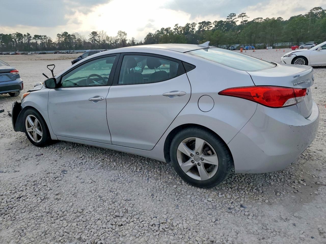 2013 HYUNDAI ELANTRA GLS photo 2