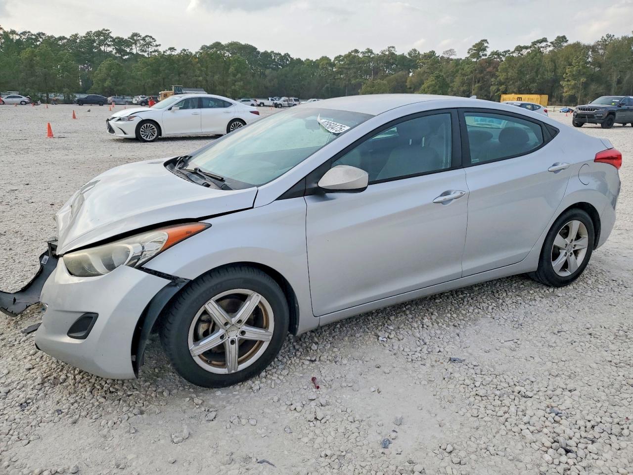 2013 HYUNDAI ELANTRA