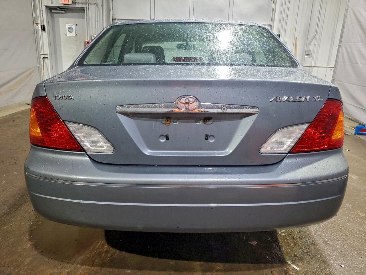 2002 TOYOTA AVALON XL photo 6