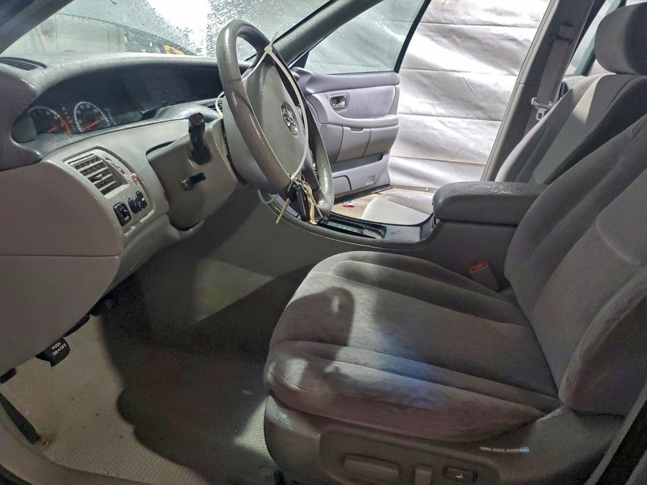 2002 TOYOTA AVALON XL photo 7