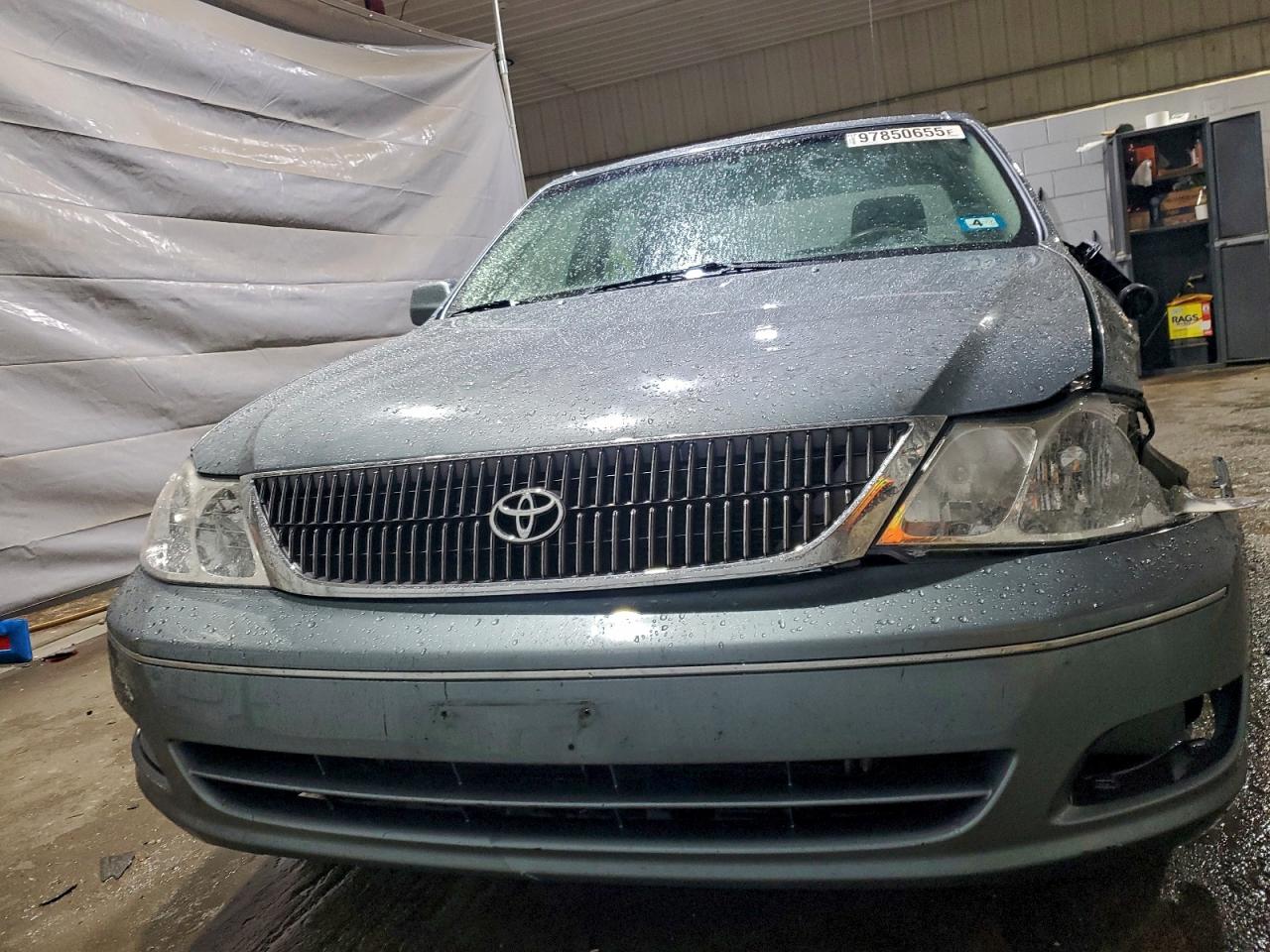 2002 TOYOTA AVALON XL photo 5