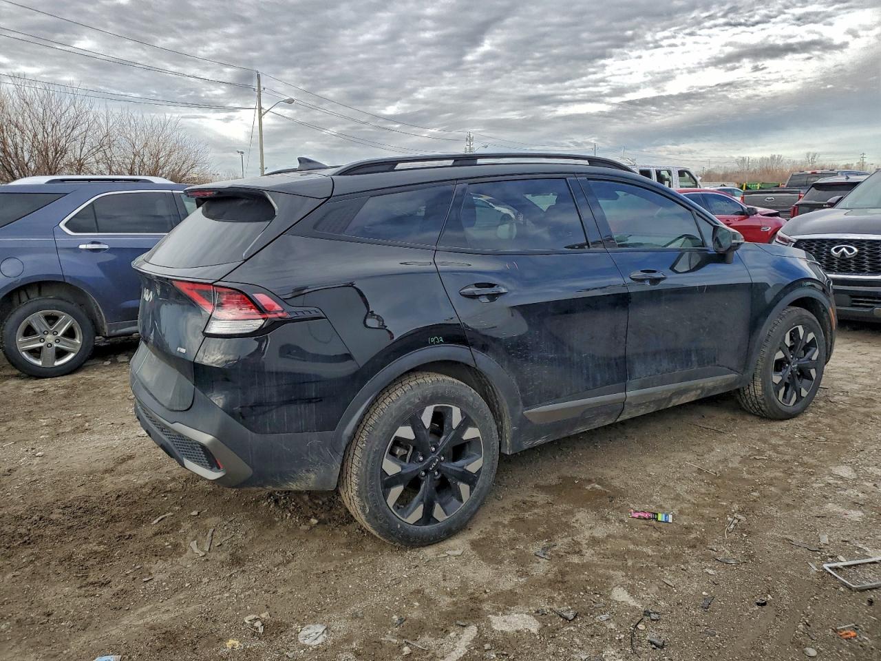 2023 KIA SPORTAGE X LINE photo 3