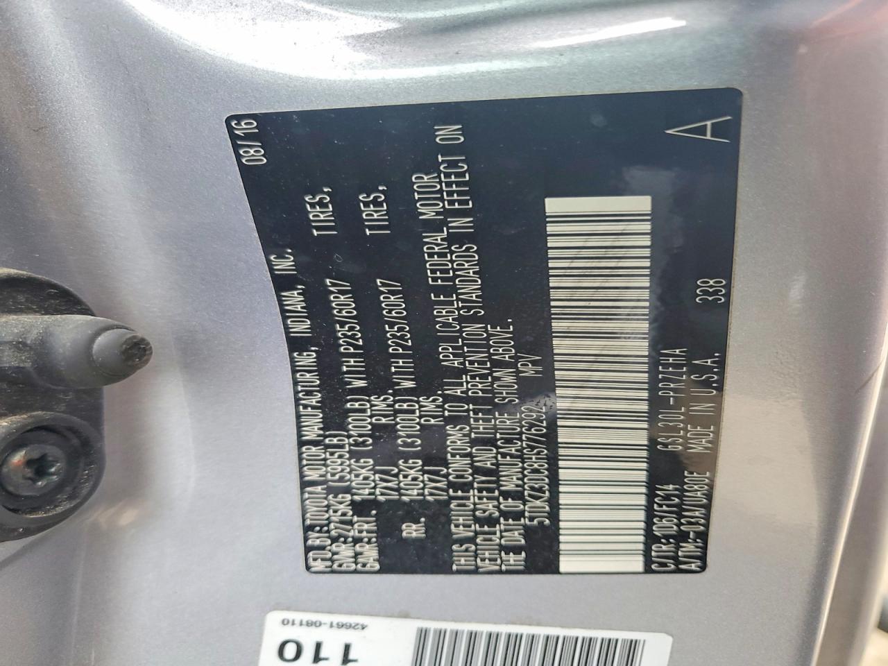 2017 TOYOTA SIENNA LE photo 13