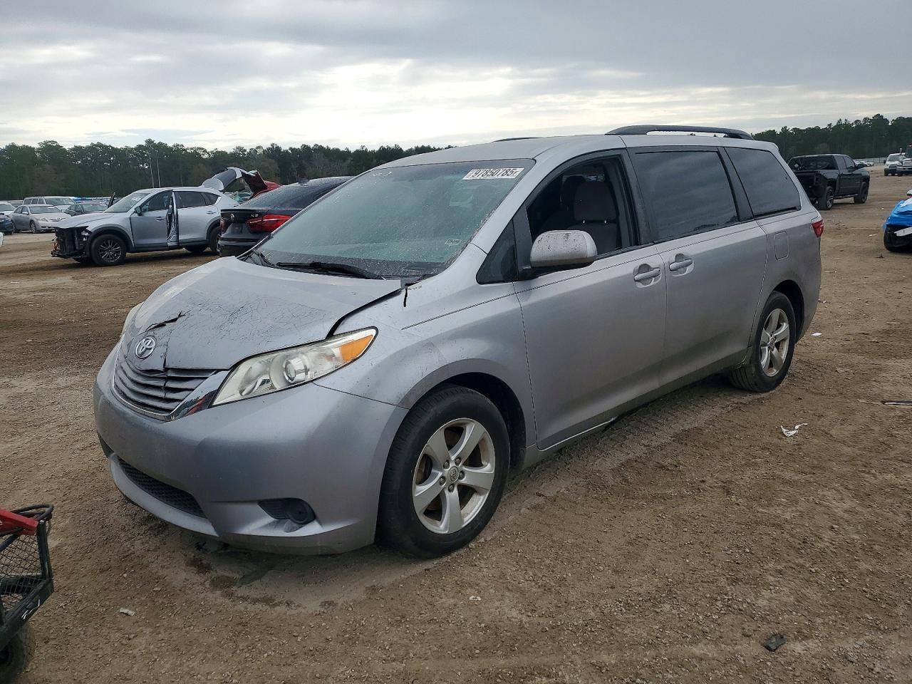 2017 TOYOTA SIENNA