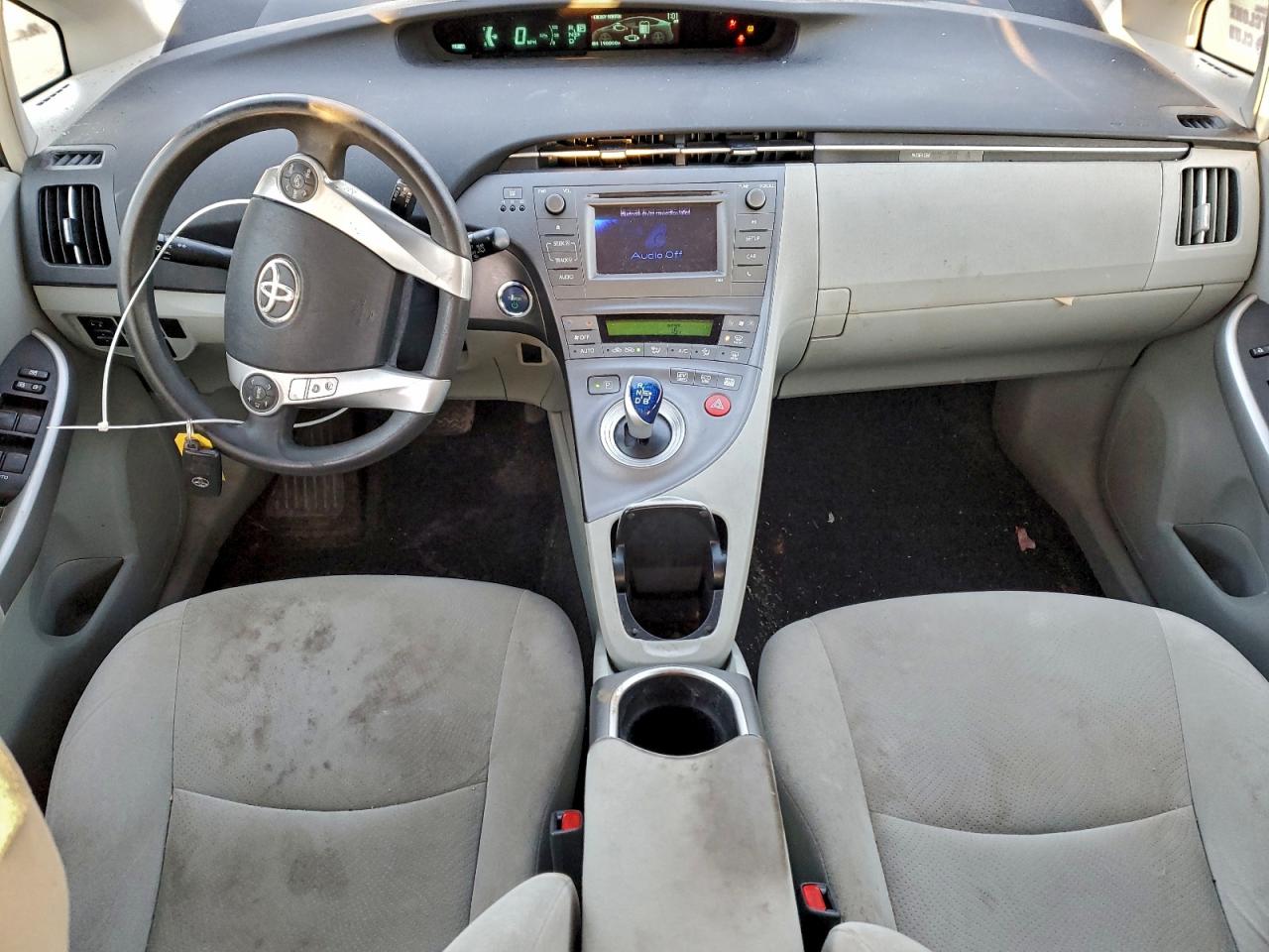2014 TOYOTA PRIUS photo 15
