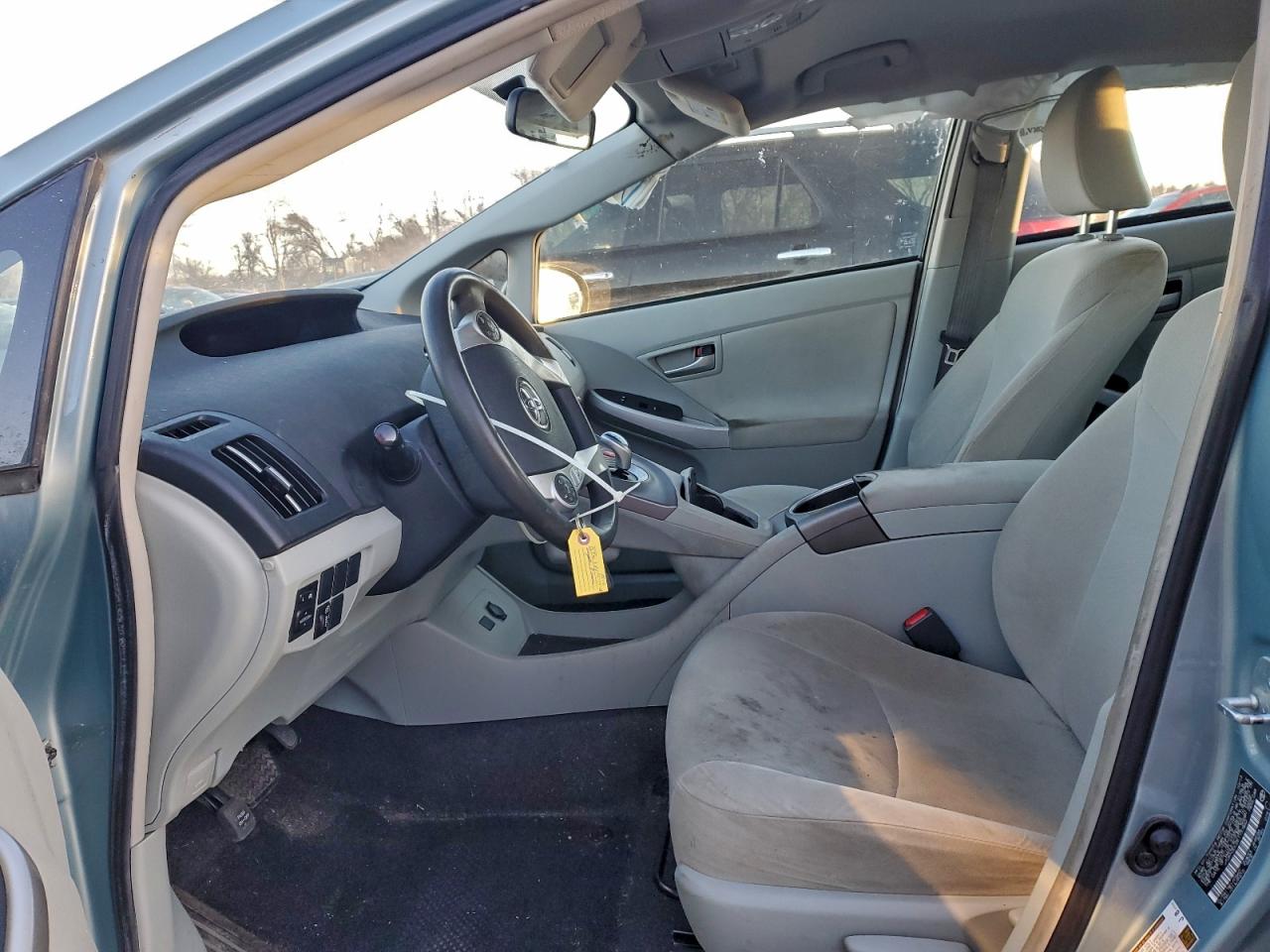 2014 TOYOTA PRIUS photo 13