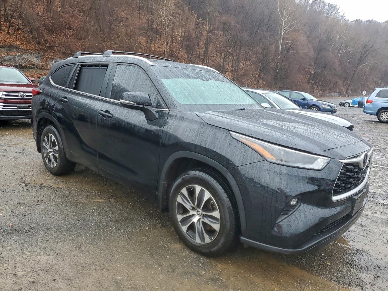 2023 TOYOTA HIGHLANDER XLE photo 4