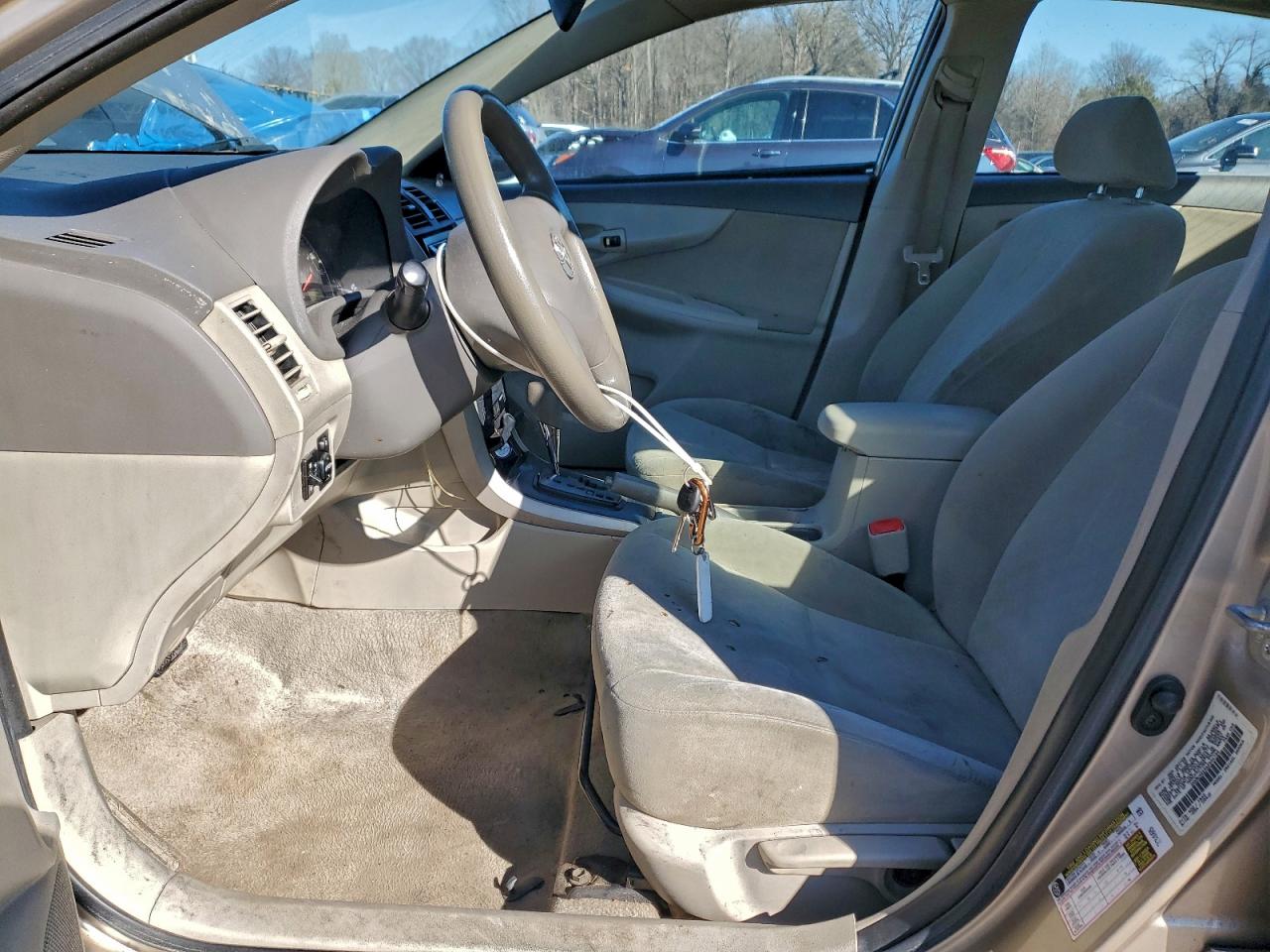 2010 TOYOTA COROLLA BASE photo 7