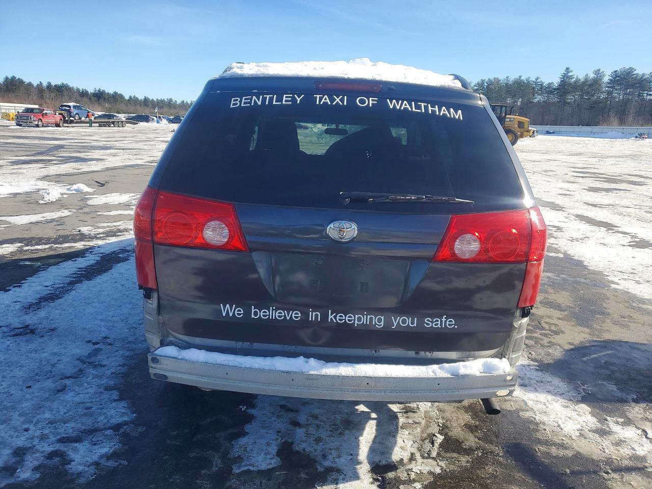 2008 TOYOTA SIENNA CE photo 6